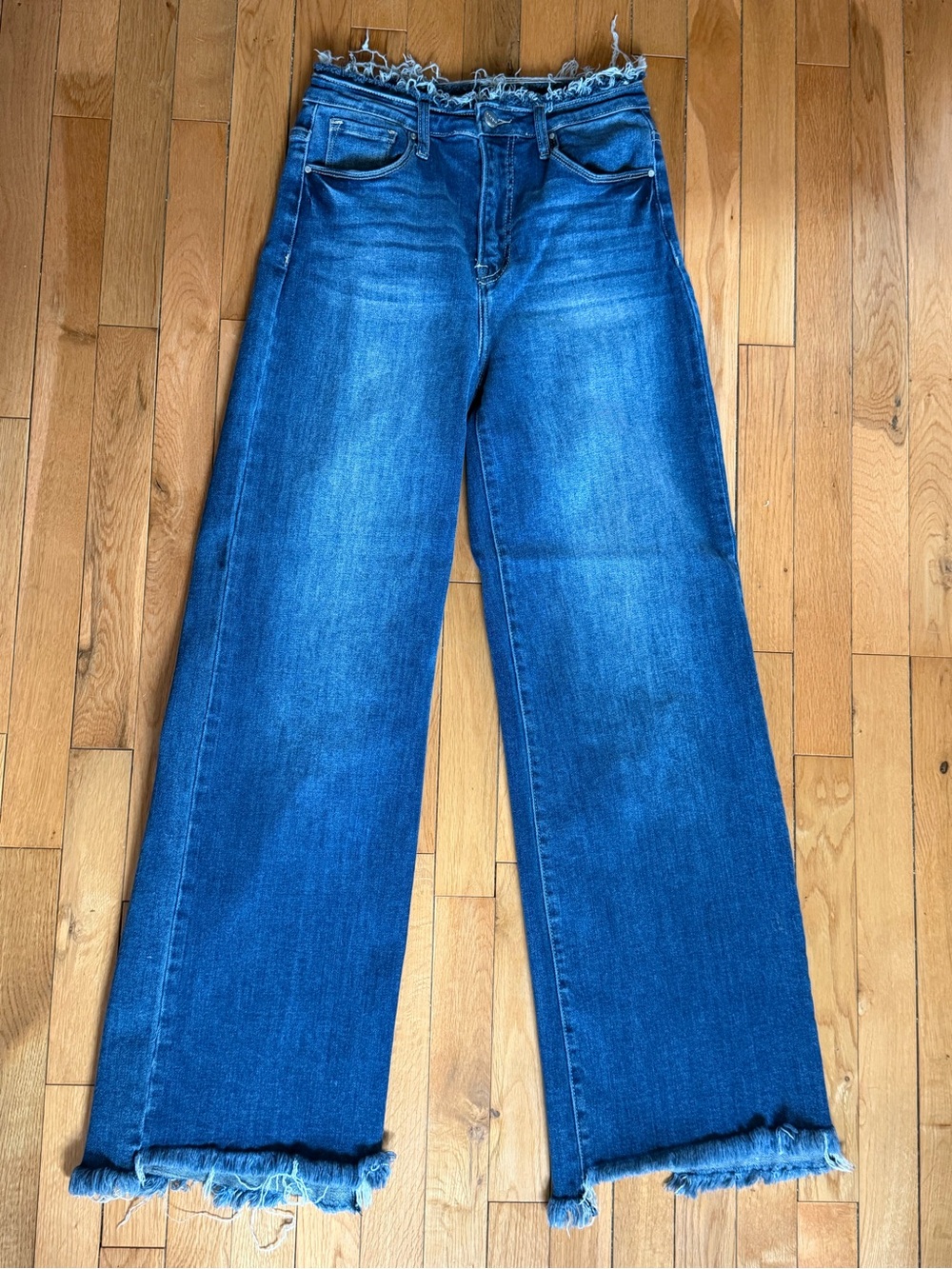 Frayed High-Rise Wide-Leg Jeans in Medium Blue